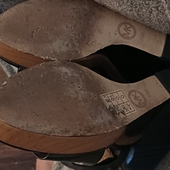MK Black Leather Wedges - Picture 5 of 5